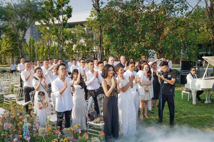 Hy hữu chú rể thừa nhận có... người thứ 3 ngay trong đám cưới, quan khách vỗ tay tán thưởng rào rào