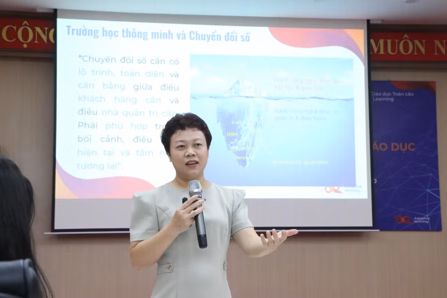 PGS.TS Chu Cẩm Thơ chia sẻ về tính cấp bách của chuyển đổi số trong nhà trường.