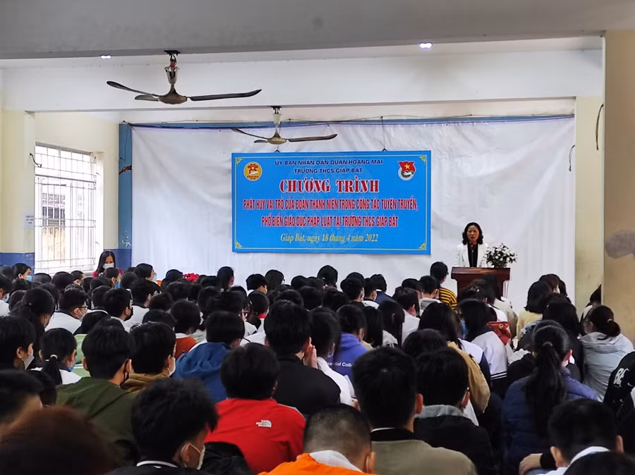 Chương trình tuyên truyền giáo dục pháp luật cho học sinh vừa được Trường THCS Giáp Bát tổ chức hôm 18/4.