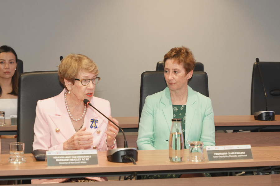 Bà Margaret Beazley đã nêu ra những lợi ích mà sinh viên có được từ sự hợp tác giáo dục giữa hai quốc gia. Bà Margaret Beazley đã nêu ra những lợi ích mà sinh viên có được từ sự hợp tác giáo dục giữa hai quốc gia.