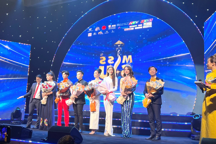 Ban giám khảo tại cuộc thi MISS SIU 2023.