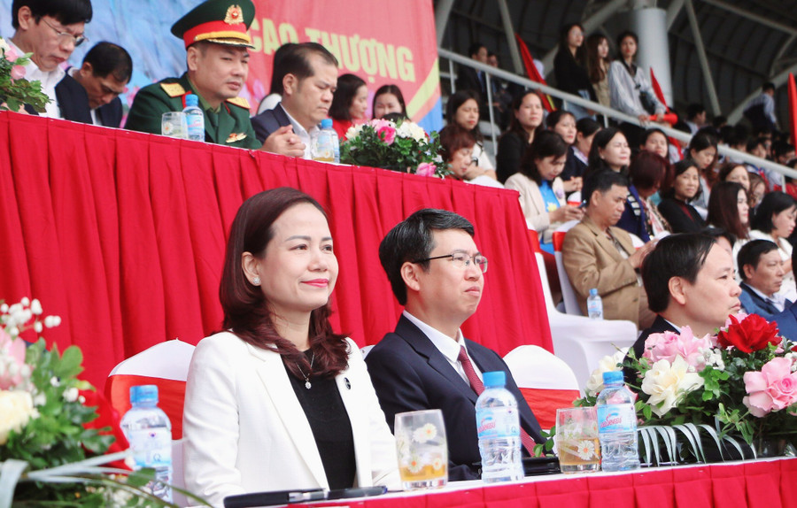 Các đại biểu tới dự lễ khai mạc Hội khỏe Phù Đổng năm học 2023-2024 huyện Hoài Đức. Các đại biểu tới dự lễ khai mạc Hội khỏe Phù Đổng năm học 2023-2024 huyện Hoài Đức.