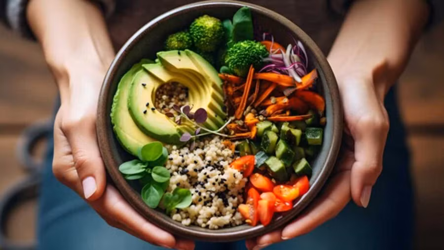 Hãy thử các công thức nấu ăn lành mạnh dành cho phụ nữ mang thai để giữ cho con bạn khỏe mạnh. (Ảnh: ITN) Hãy thử các công thức nấu ăn lành mạnh dành cho phụ nữ mang thai để giữ cho con bạn khỏe mạnh. (Ảnh: ITN)