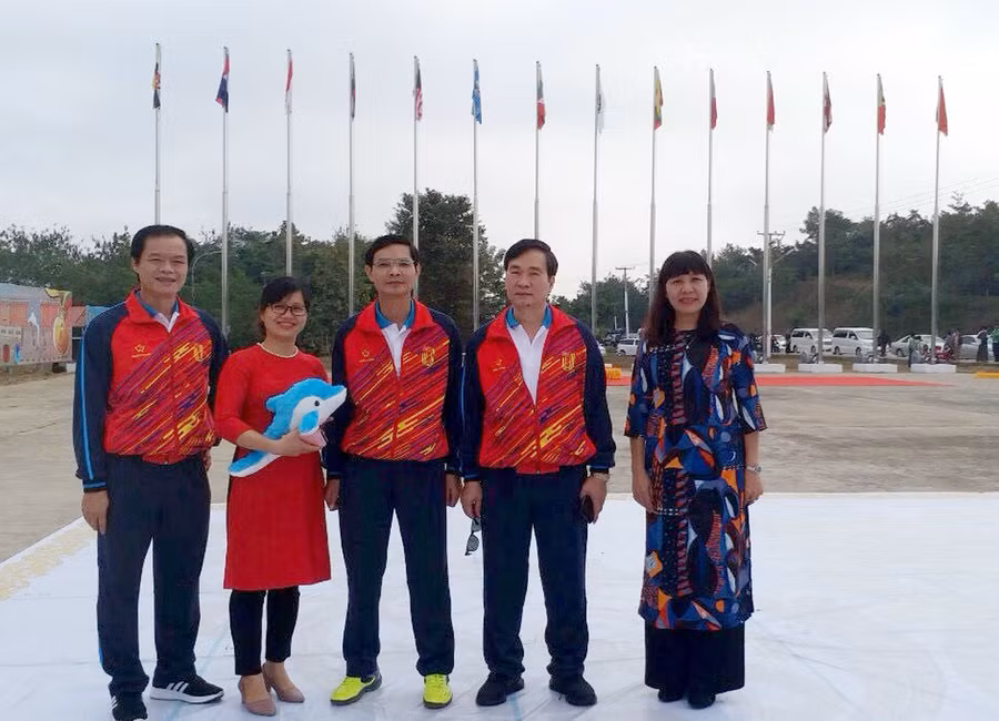 Các thành viên đầu tiên của Đoàn thể thao học sinh Việt Nam tại Naypyitaw Myanmar