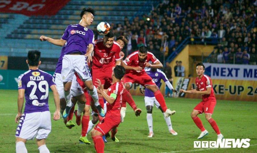 Các tuyển thủ QG của Hà Nội FC đều không đạt phong độ tốt. Các tuyển thủ QG của Hà Nội FC đều không đạt phong độ tốt.