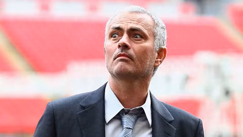 Mourinho sẽ giảm lương để về Juventus? Mourinho sẽ giảm lương để về Juventus?