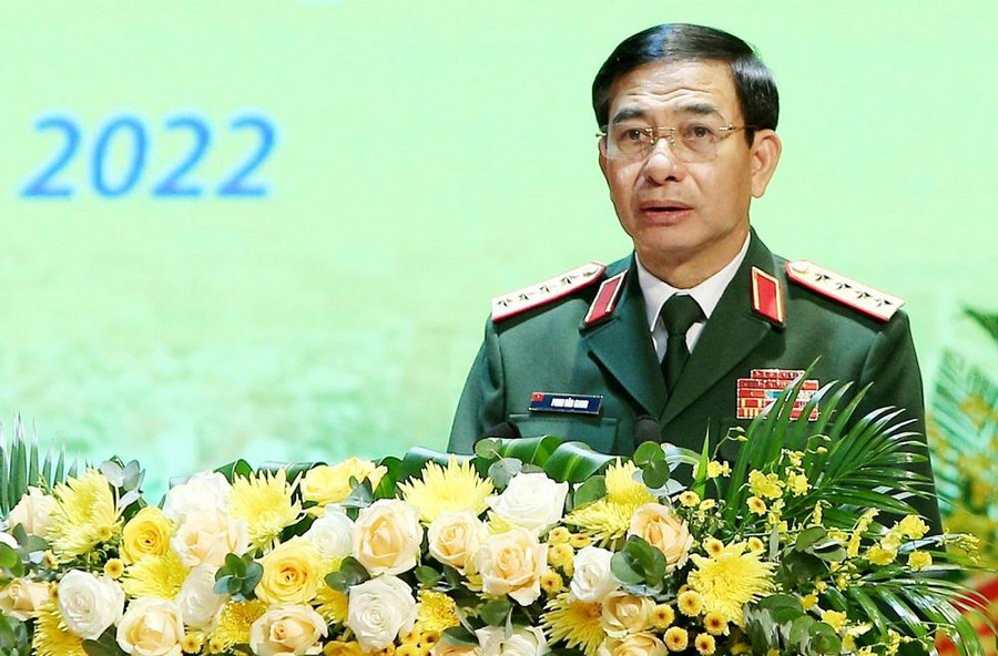 Đại tướng Phan Văn Giang - Ủy viên Bộ chính trị, Phó Bí thư Quân ủy Trung ương, Bộ trưởng Bộ Quốc phòng phát biểu tại Lễ kỷ niệm. Đại tướng Phan Văn Giang - Ủy viên Bộ chính trị, Phó Bí thư Quân ủy Trung ương, Bộ trưởng Bộ Quốc phòng phát biểu tại Lễ kỷ niệm.