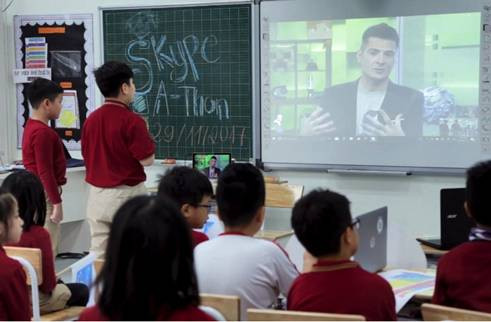 Thông qua ứng dụng của Microsoft, các bạn lớp 4B2, trường Tiểu học Vinschool đã có cơ hội giao lưu với thầy Anthony Salcito - Phó chủ tịch khối giáo dục của Microsoft Thế giới. Thông qua ứng dụng của Microsoft, các bạn lớp 4B2, trường Tiểu học Vinschool đã có cơ hội giao lưu với thầy Anthony Salcito - Phó chủ tịch khối giáo dục của Microsoft Thế giới.