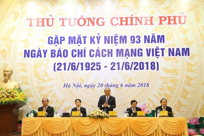 Thủ tướng đề nghị báo chí tích cực phản bác thông tin sai trái trên mạng xã hội