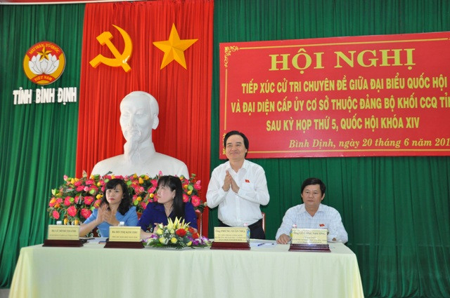 Đoàn đại biểu Quốc hội tỉnh Bình Định tiếp xúc cử tri