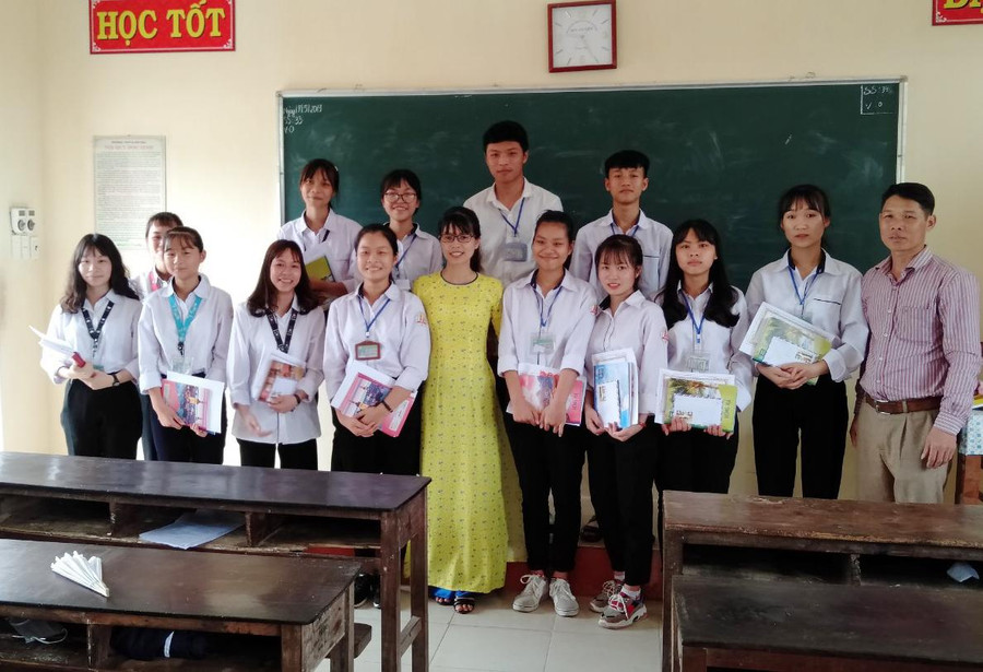Cô giáo Trần Thị Thu Dung - Giáo viên môn Giáo dục công dân Trường THPT B Hải Hậu (Hải Hậu, Nam Định). Cô giáo Trần Thị Thu Dung - Giáo viên môn Giáo dục công dân Trường THPT B Hải Hậu (Hải Hậu, Nam Định).