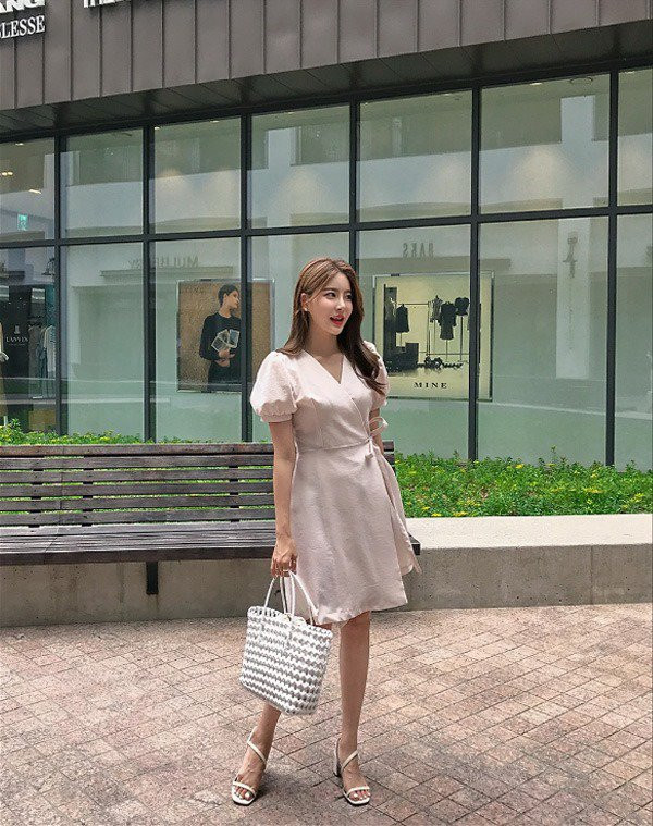 4 mẫu trang phục chị em nhất định không nên mặc đi làm kẻo mất hình tượng ảnh 13 khong muon mat hinh tuong trong mat dong nghiep, co nhung thu chi em nhat dinh dung dien di lam - 15