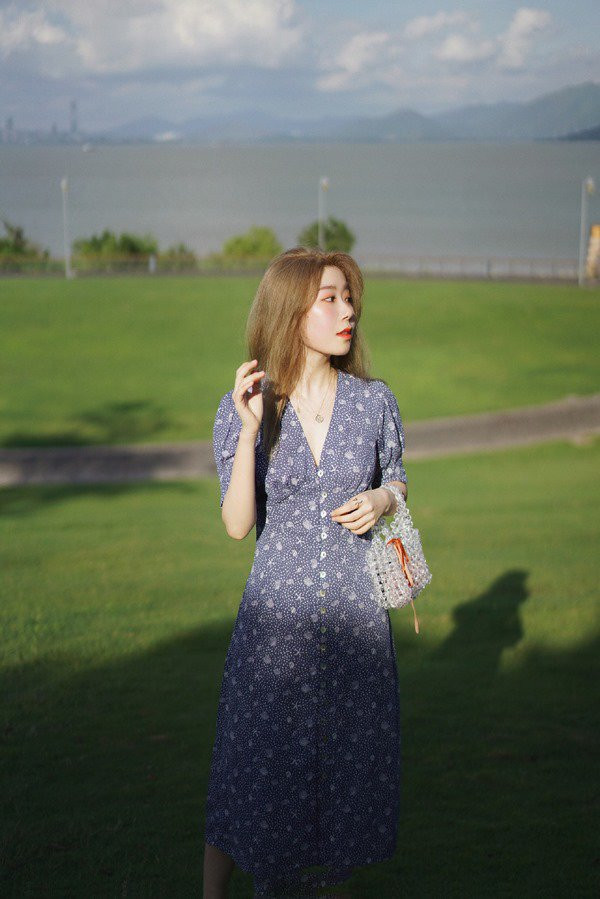 4 mẫu trang phục chị em nhất định không nên mặc đi làm kẻo mất hình tượng ảnh 5 khong muon mat hinh tuong trong mat dong nghiep, co nhung thu chi em nhat dinh dung dien di lam - 6