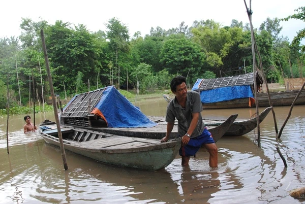 Đồng Tháp: Nông dân chuẩn bị ngư cụ, sẵn sàng đón lũ