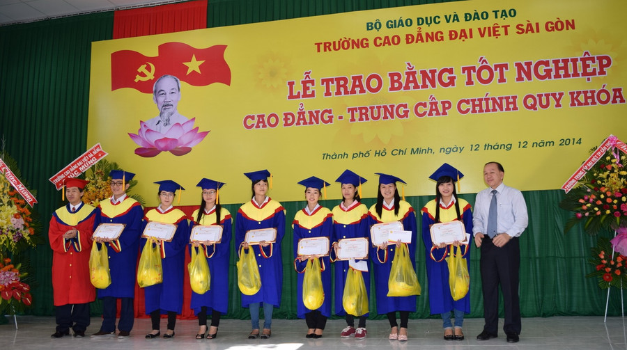 Sinh viên Trường Cao đẳng Đại Việt Sài Gòn trong ngày tốt nghiệp