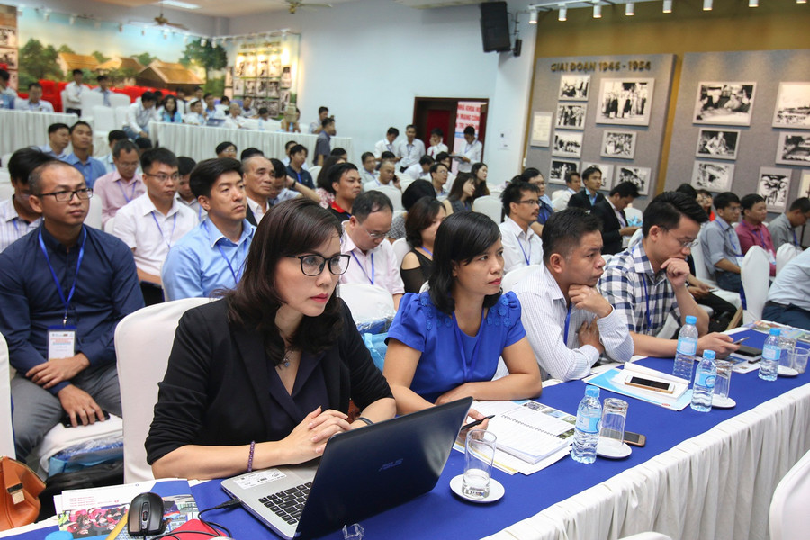 Các đại biểu tại hội thảo