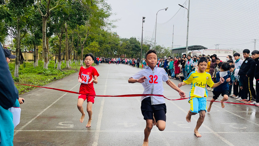 Các vận động viên tham gia bộ môn Điền kinh. Các vận động viên tham gia bộ môn Điền kinh.