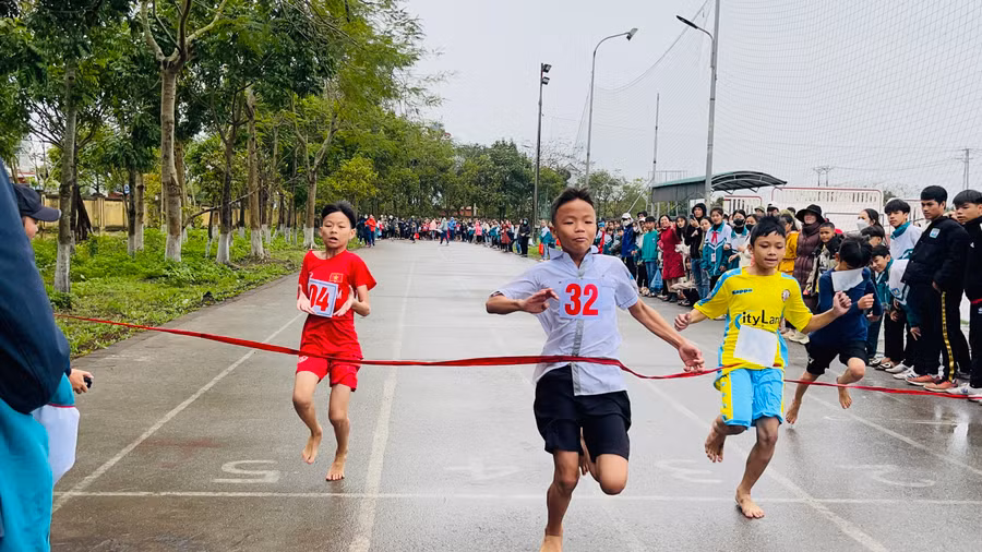 Các vận động viên tham gia bộ môn Điền kinh.