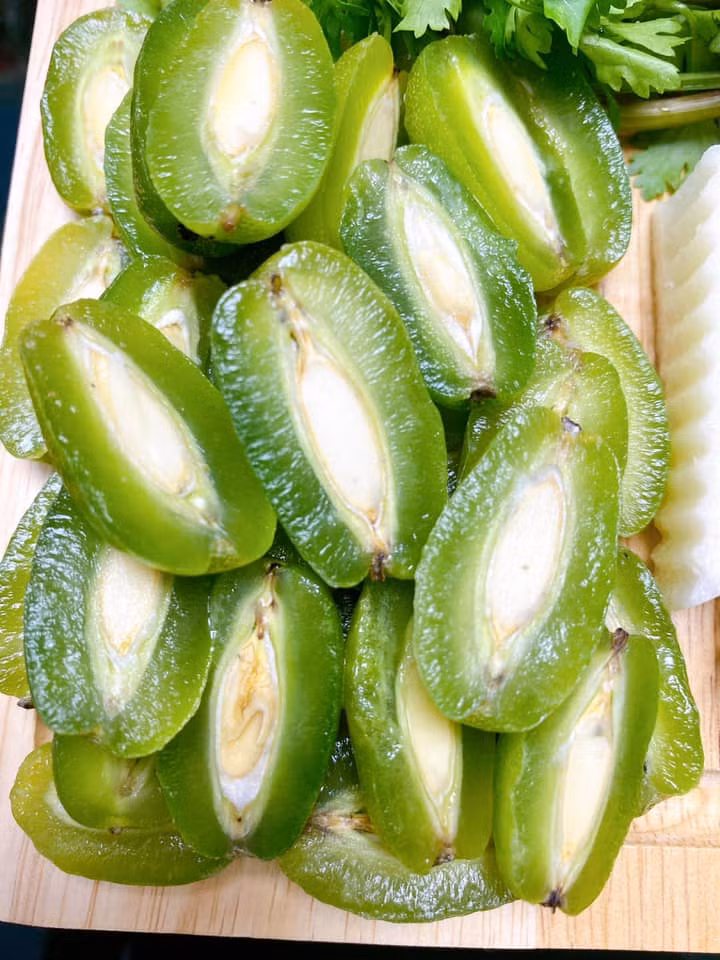 Dân mạng đua nhau hỏi cách làm nhót xanh chấm chẳm chéo ảnh 2