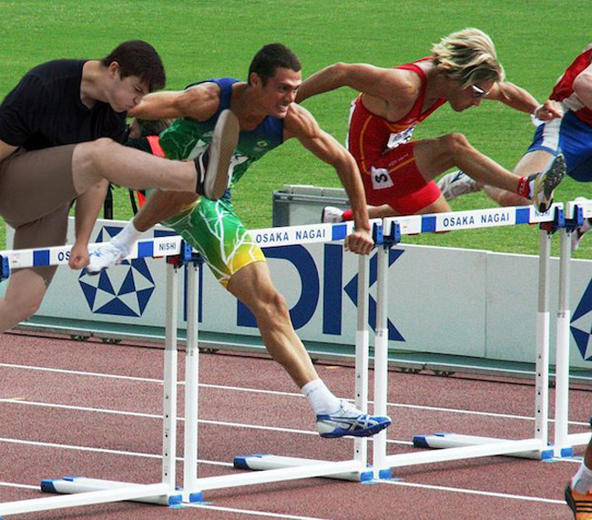 chi vi &quot;lac buoc&quot; ma thanh nien bi cu dan mang che anh hinh anh 12