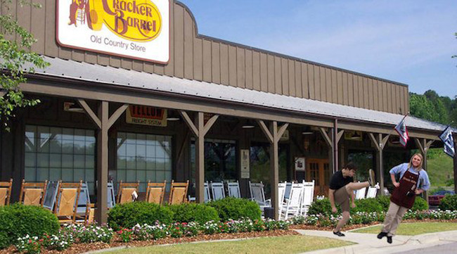 chi vi &quot;lac buoc&quot; ma thanh nien bi cu dan mang che anh hinh anh 15