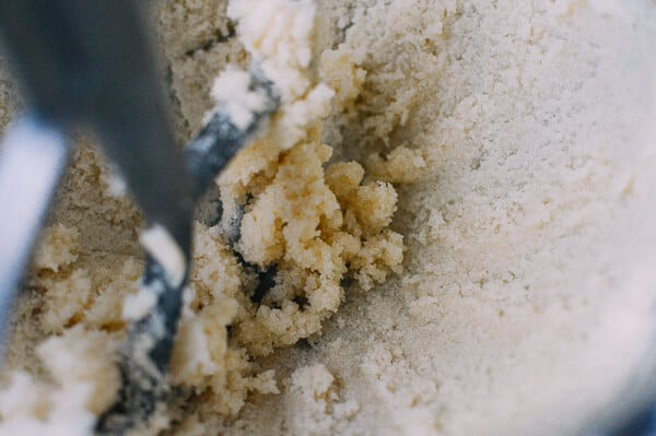 Làm nhanh bánh đào mềm mịn cho bữa sáng thêm phần hấp dẫn ảnh 3