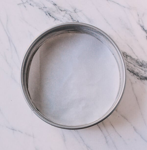 Làm nhanh bánh đào mềm mịn cho bữa sáng thêm phần hấp dẫn ảnh 2