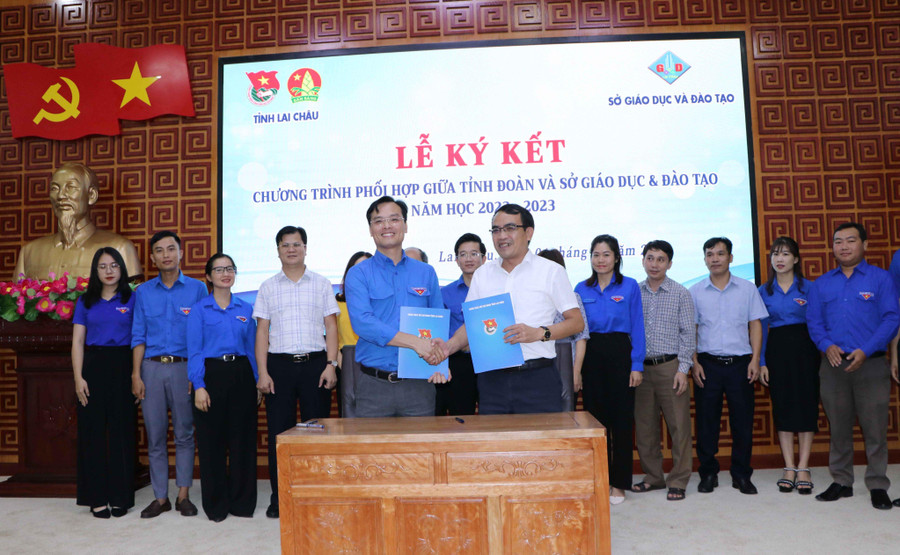 Tỉnh đoàn và Sở GD&ĐT Lai Châu ký kết chương trình phối hợp hoạt động năm học 2022 – 2023. Tỉnh đoàn và Sở GD&ĐT Lai Châu ký kết chương trình phối hợp hoạt động năm học 2022 – 2023.