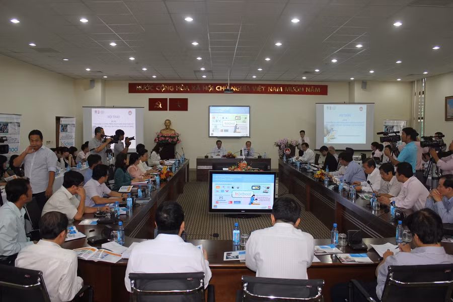 TPHCM: Hội thảo đề án thí điểm sách giáo khoa điện tử 