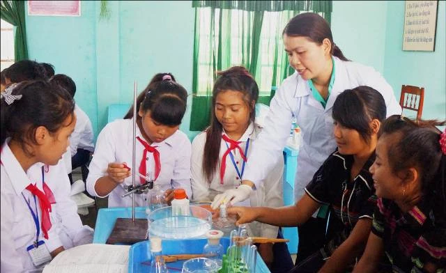 Đổi mới phương pháp trong từng tiết học đã từng bước nâng cao chất lượng GD vùng khó
