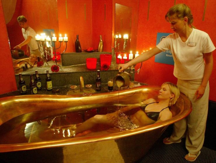 Dùng đỉa, giòi để chữa bệnh ảnh 8