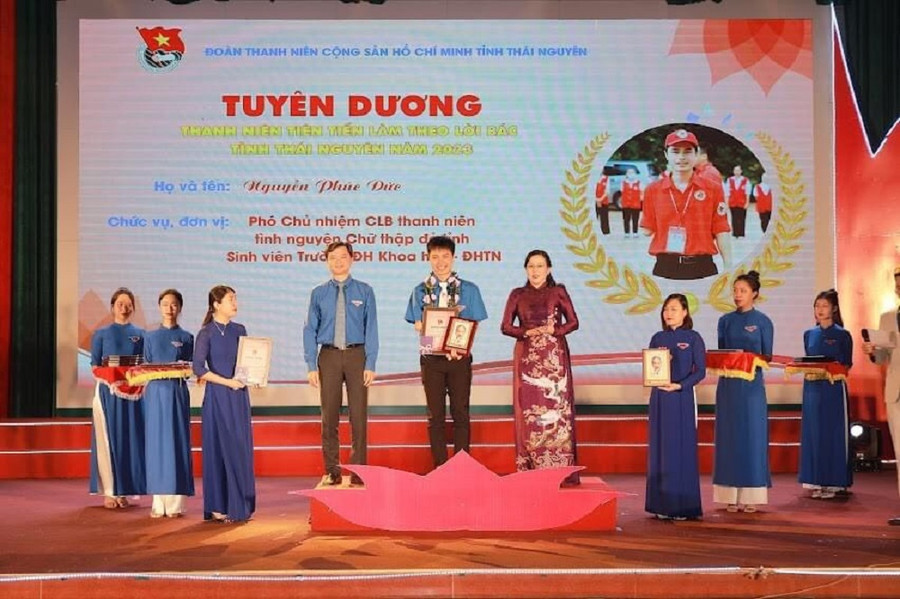 Nguyễn Phúc Đức vinh dự là 1 trong 75 Thanh niên tiên tiến làm theo lời Bác tỉnh Thái Nguyên năm 2023. Nguyễn Phúc Đức vinh dự là 1 trong 75 Thanh niên tiên tiến làm theo lời Bác tỉnh Thái Nguyên năm 2023.