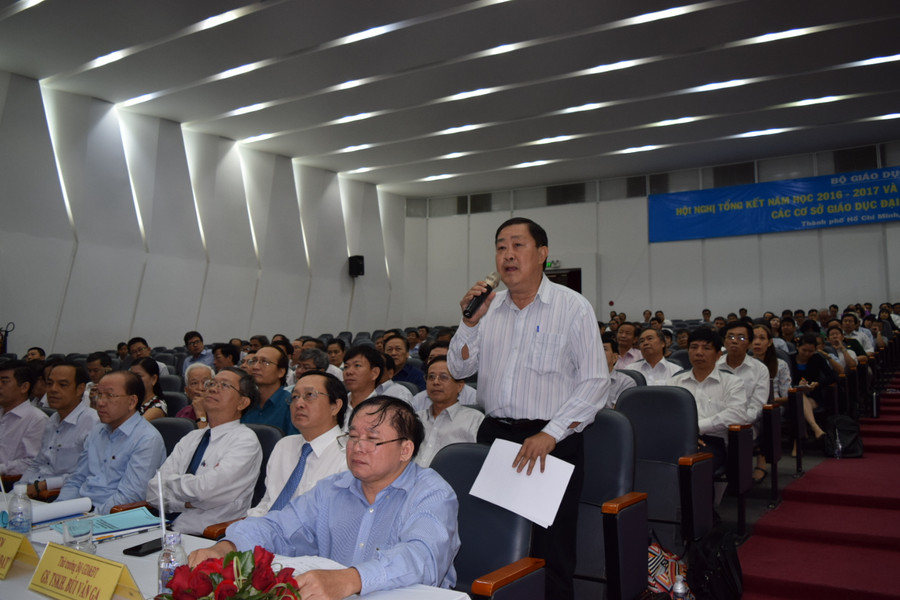 PGS.TS Hà Thanh Toàn- Hiệu trưởng Trường ĐH Cần Thơ phát biểu tham gia hội nghị tại đầu cầu TP.HCM