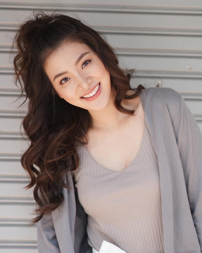 Nhan sắc cực phẩm, đẹp không tì vết của nữ chính "Chiếc lá bay" ảnh 7 Học nữ chính Chiếc lá bay diện loạt kiểu tóc siêu quyến rũ, sang chảnh