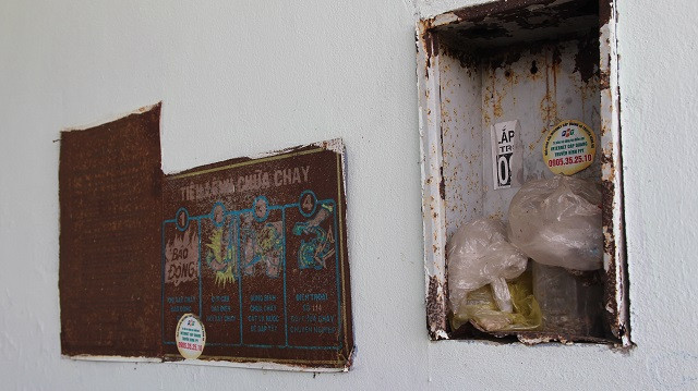 Hệ thống chữa cháy tại chung cư gỉ rét, lo ngại trước nguy cơ hỏa hoạn.