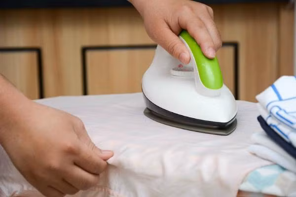 Tuyệt chiêu xử lí vết ố trên bề mặt bàn ủi chỉ trong tích tắc