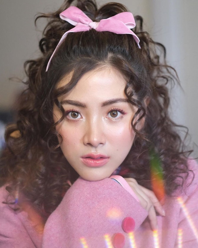 Nhan sắc cực phẩm, đẹp không tì vết của nữ chính "Chiếc lá bay" ảnh 5 Học nữ chính Chiếc lá bay diện loạt kiểu tóc siêu quyến rũ, sang chảnh