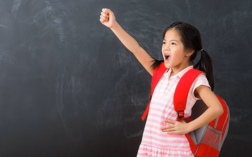 10 cách giúp con bạn tự tin đến hết cuộc đời