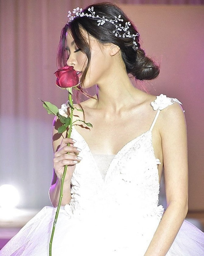 Nhan sắc cực phẩm, đẹp không tì vết của nữ chính "Chiếc lá bay" ảnh 1 Học nữ chính Chiếc lá bay diện loạt kiểu tóc siêu quyến rũ, sang chảnh