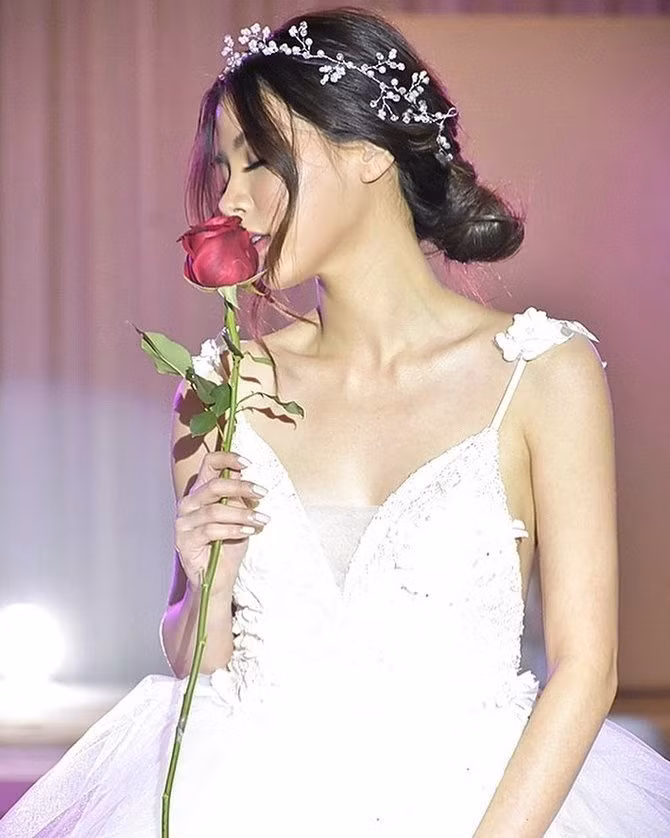 Học nữ chính Chiếc lá bay diện loạt kiểu tóc siêu quyến rũ, sang chảnh