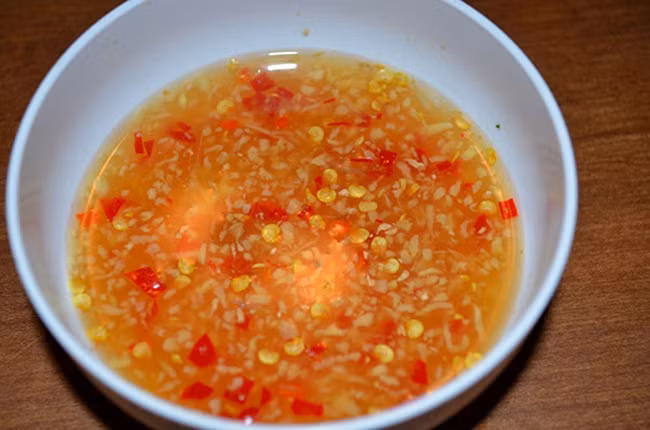 Cách pha các loại nước chấm ngon chị em cần biết ảnh 6