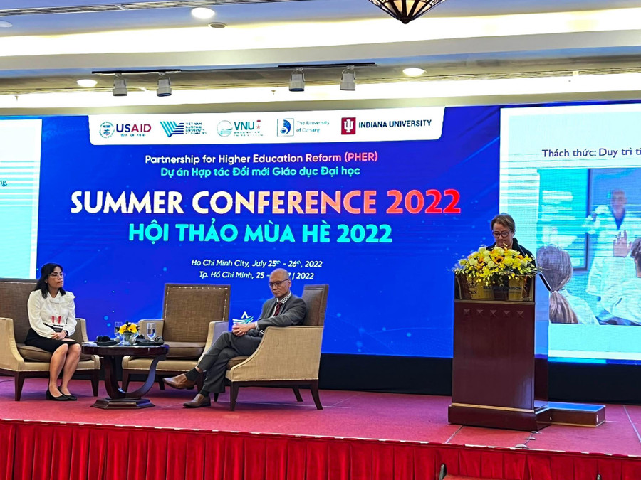 Các chuyên gia cùng chia sẻ quan điểm và góc nhìn về vai trò của đại học công tại hội thảo Các chuyên gia cùng chia sẻ quan điểm và góc nhìn về vai trò của đại học công tại hội thảo