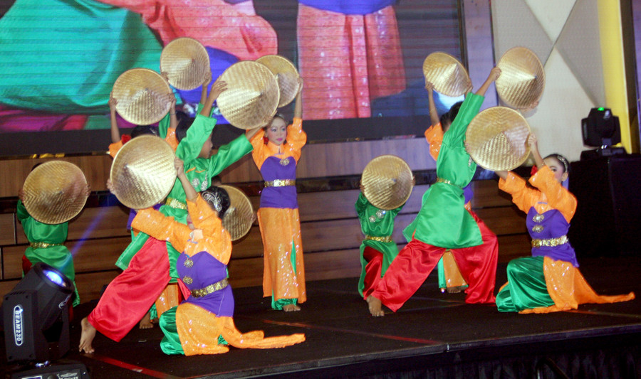 Tiết mục múa nón của Việt Nam Tiết mục múa nón của Việt Nam