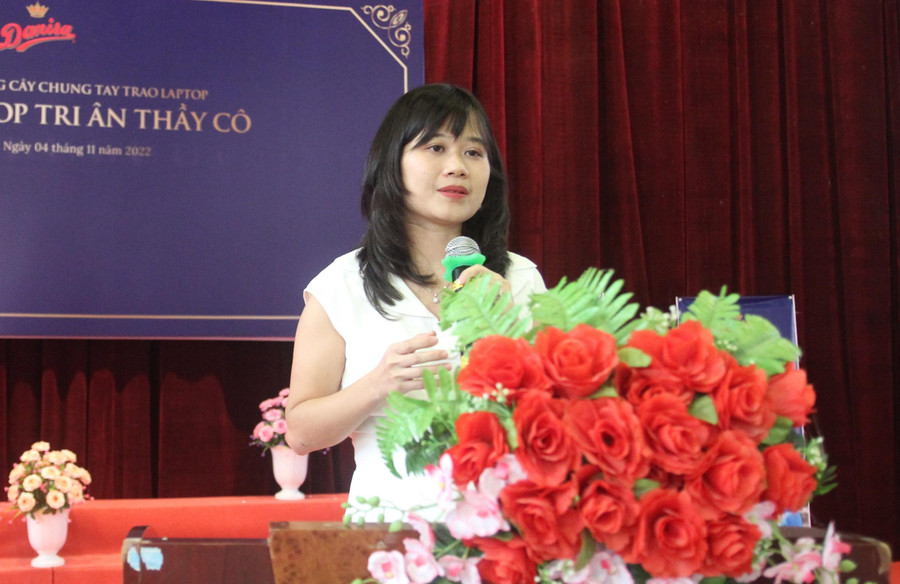 Bà Đinh Hoàng An Na – Trưởng phòng thương hiệu cấp cao của nhãn hàng bánh quy bơ Danisa phát biểu tại buổi lễ. Bà Đinh Hoàng An Na – Trưởng phòng thương hiệu cấp cao của nhãn hàng bánh quy bơ Danisa phát biểu tại buổi lễ.
