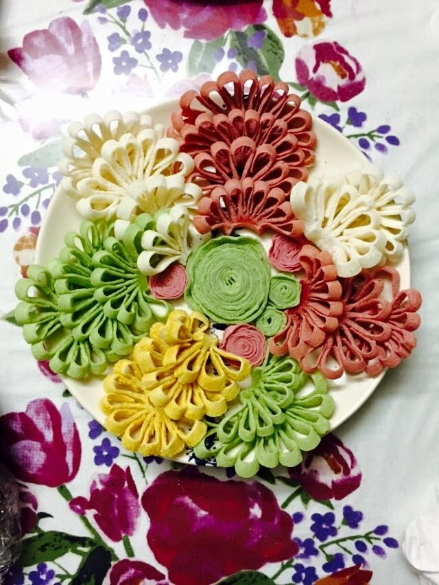 Cách làm mứt dừa hình hoa cúc đón Tết