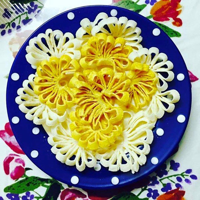 Cách làm mứt dừa hình hoa cúc đón Tết