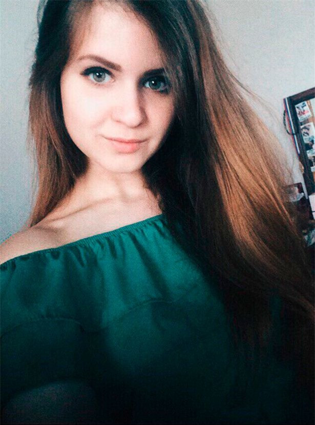 Alisa Tepikina, sản phụ qua đời trong ca đỡ đẻ bác sĩ giật mạnh tử cung bệnh nhân ra ngoài.