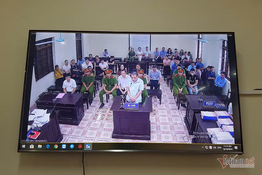 Vợ Chủ tịch tỉnh Hà Giang bị xem xét kỷ luật trong đợt 2