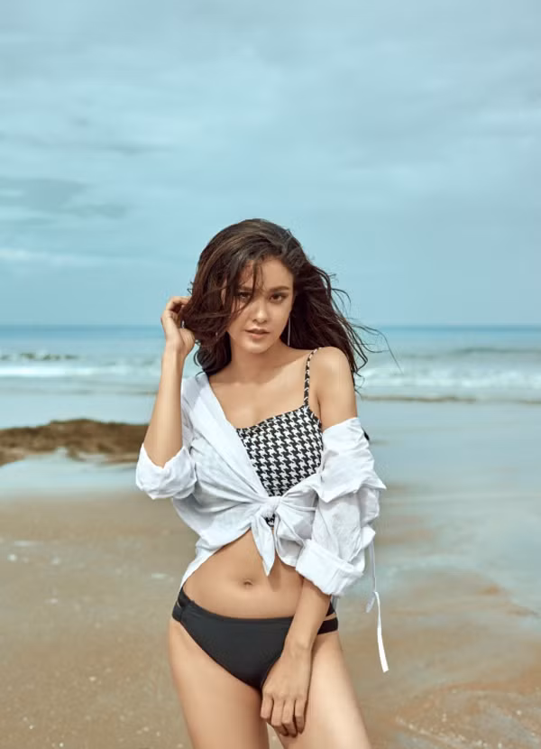 Không chỉ giảm cân thành công, Trương Quỳnh Anh còn nhận được nhiều lời khen ngợi vì nhan sắc ngày càngmặn mà, quyến rũ.