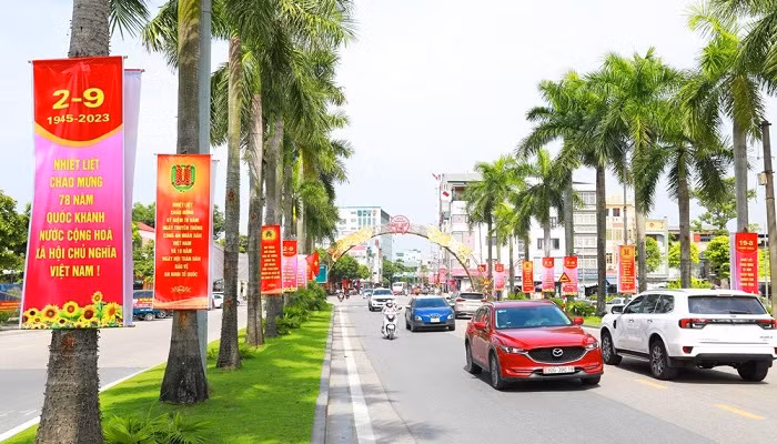 Thời tiết hôm nay Bắc Bộ nắng nóng tiếp diễn, Nam Bộ mưa rào và dông